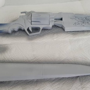 3Dプリント フルサイズ ファイナルファンタジーVIII ガンブレード ガンブレード - スコール コスプレ FFVIII - Kaptenr Design