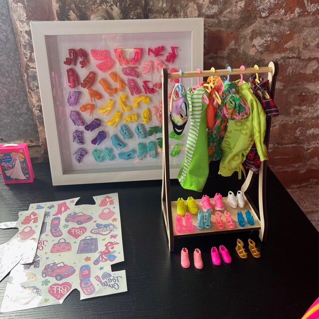 Barbie Clothes RANNYOZIO Doll Garment Rack With 10 Pcs Wooden