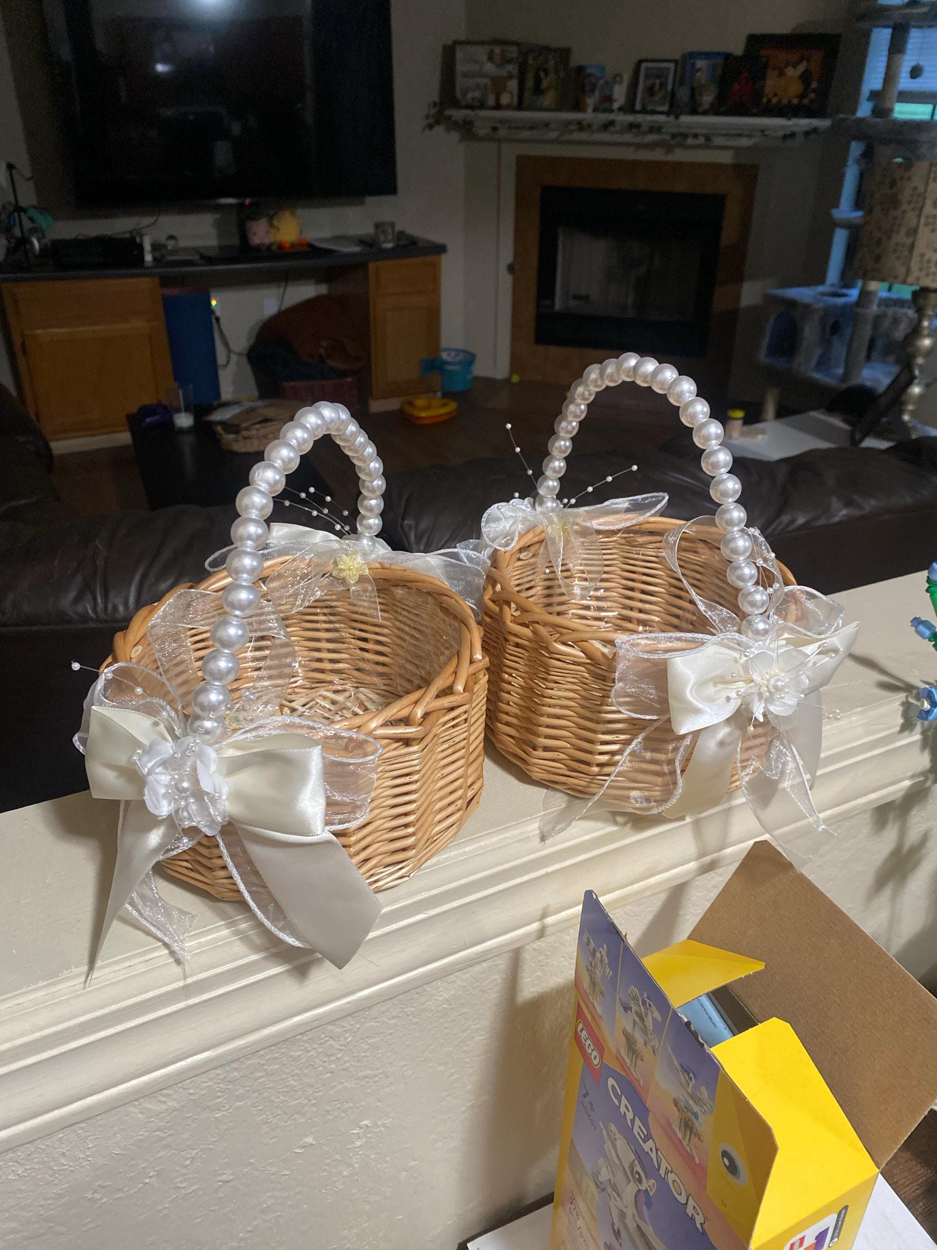 Cute Rattan Flower Girl Baskets with Bows, Flowers And Pearl Handles Set (1pc or 2 pcs) for Summer Boho Country Garden Weddings, In 2 Sizes