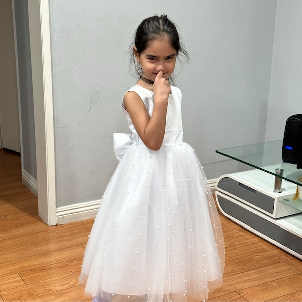 White Bow Flower Girl Veil – Soft Tulle Kids Wedding Headpiece main image 0