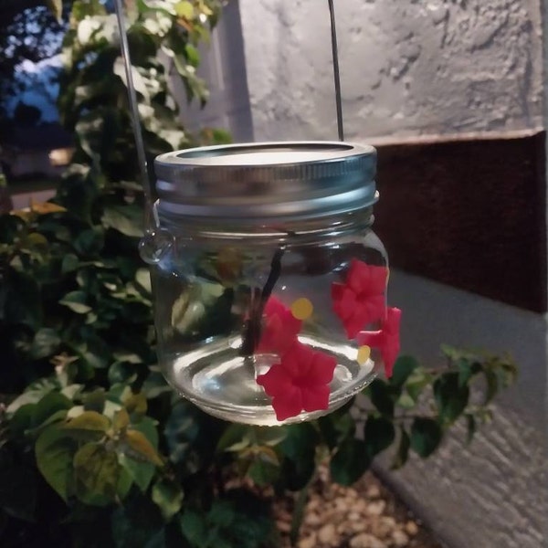 Single New Flower Hum-button™, Mini Hand Held Hummingbird Feeder W ...