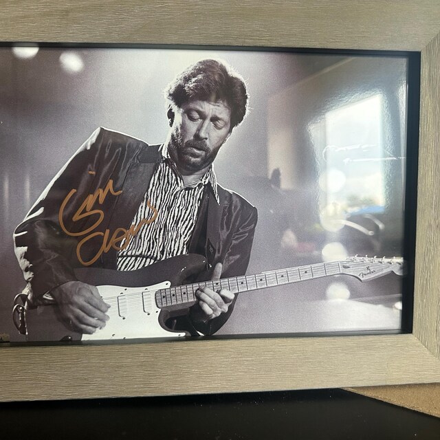 ★Eric Clapton　直筆サイン入り写真 Amazon.co.jp: ！ERIC CLAPTON/エリッククラプトン直筆サイン