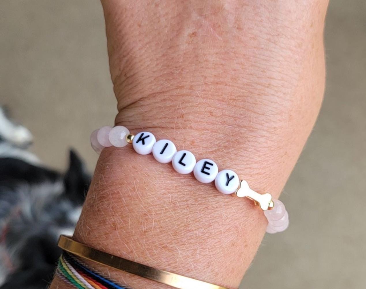 Personalized Pet Name Bone Bracelet with Beads, Gold Bone Bracelet, Stretch Chain, Pet Memorial Jewelry, Gift for Dog Mom/Pet Lovers