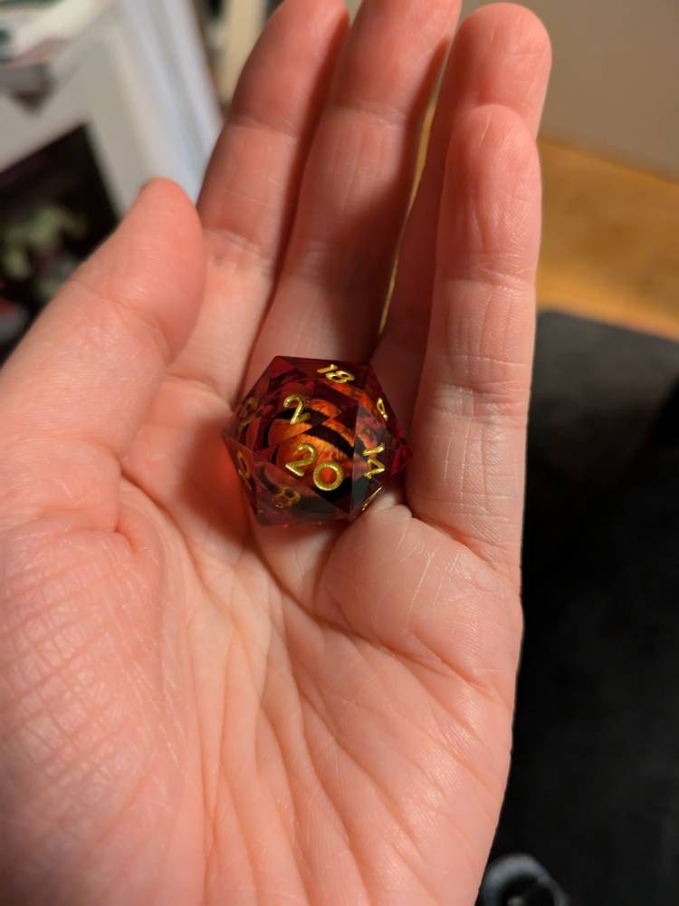 Purple Dragon's Eye Liquid Core Dice For Role Playing Games, Beholder's Eye Dice For DND Gifts, Mixed Color Resin Liquid Core Dice D&D Set