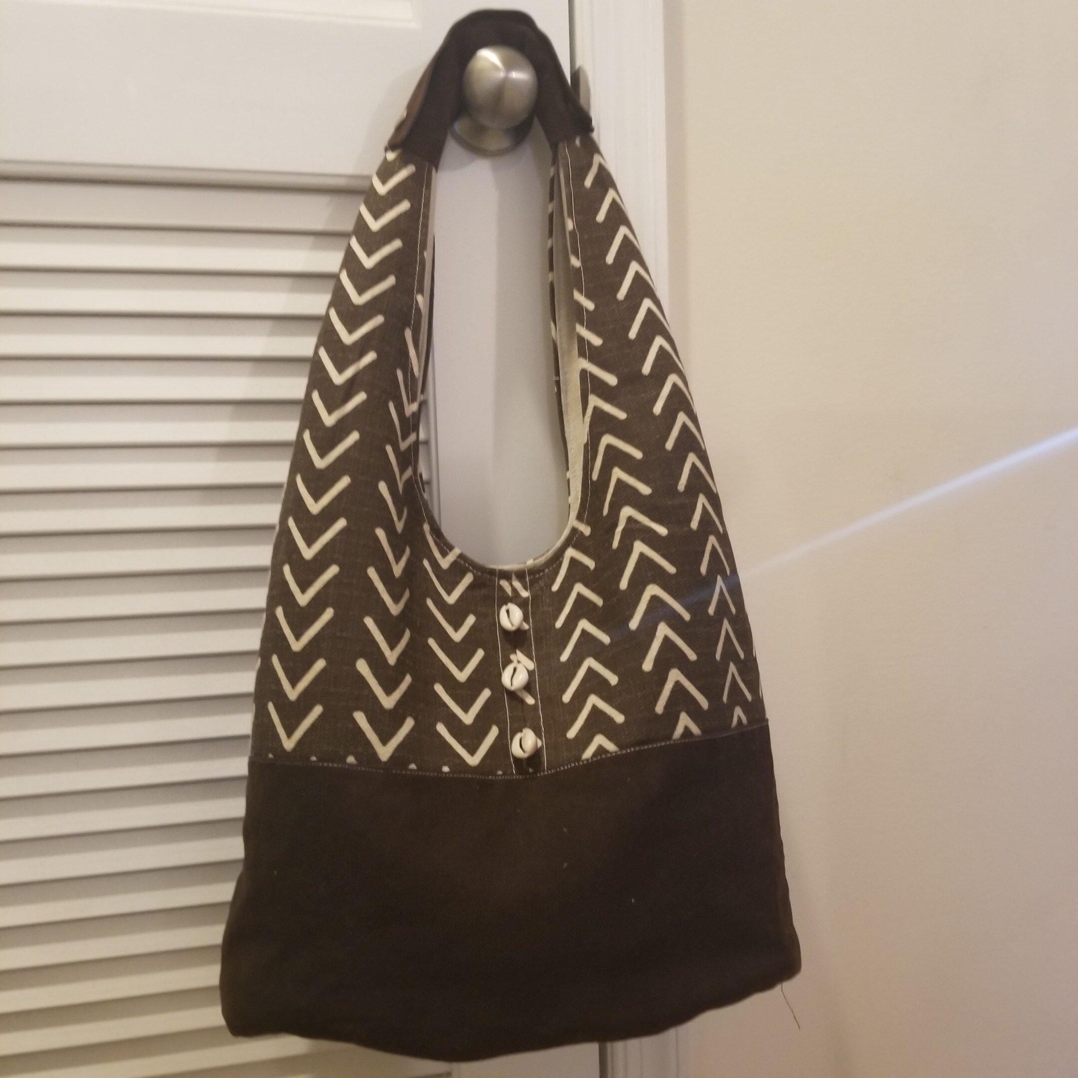 Ellie Hobo Bag sewing pattern - Sew Modern Bags