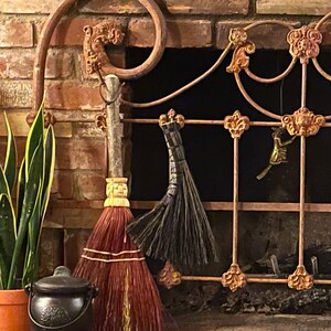 Handgefertigter Besen Aus Broomcorn – Traditioneller Feuerplatzbesen, Für Drinnen & Draußen