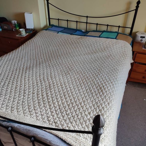Billowy Knit Throw Quilted Look Blanket Pattern, Pretty Blanket Pattern ...