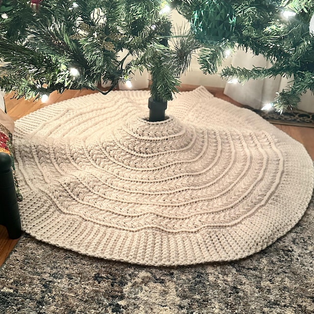 A customer's finished Wheat Stitch Tree Skirt Crochet Pattern + Video