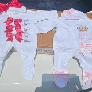 Ninnaoh - Baby Boys Babygrow, Bib & Blanket Set