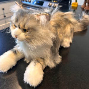 手作りノルウェージャンフォレストキャットのぬいぐるみ：リアルな
