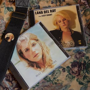 Lana Del Rey – A.K.A. Lizzy Grant ① Lana Del Rey – Lana Del Rey A.K.A. Lizzy Grant – Vinyl (Pink