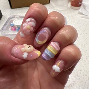 クマ、ウサギ、虹、雲が描かれた3Dかわいいパステルカラーのジェリー