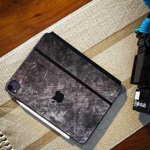 傷のある黒板テクスチャ iPad マジックキーボードケース 3M ビニール