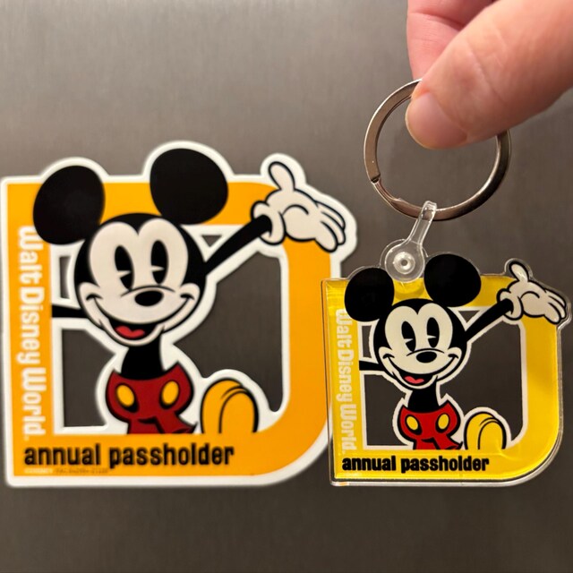 Mickey Mouse Annual Passholder Walt Disney World Acrylic Keychain