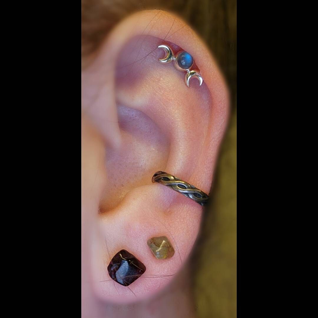 Hecate Symbol Earring • Goddess of Witchcraft and Magic Jewelry • Twin Moons Helix Earring  • Moonstone Cartilage Silver Piercing - CRT004