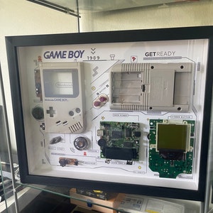 フレーム付きゲームボーイの分解、分解アート、ゲームボーイの分解