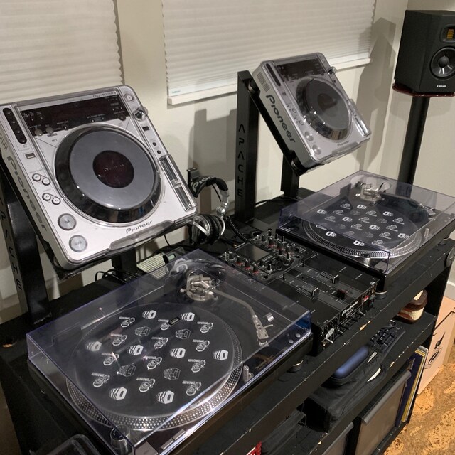CDJスタンド 天板面 Amazon | キクタニ CDJスタンド 天板面積:300mm×250mm 高さ:最大