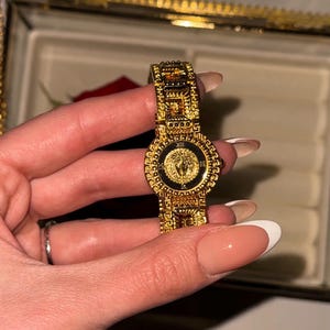 Eleonor added a photo of their purchase