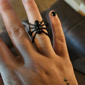 Bagues Halloween Araignée Gothique Réglables – Lot De 4 Anneaux Déclaration Strass Noir & Rouge Pour Femmes Et Filles