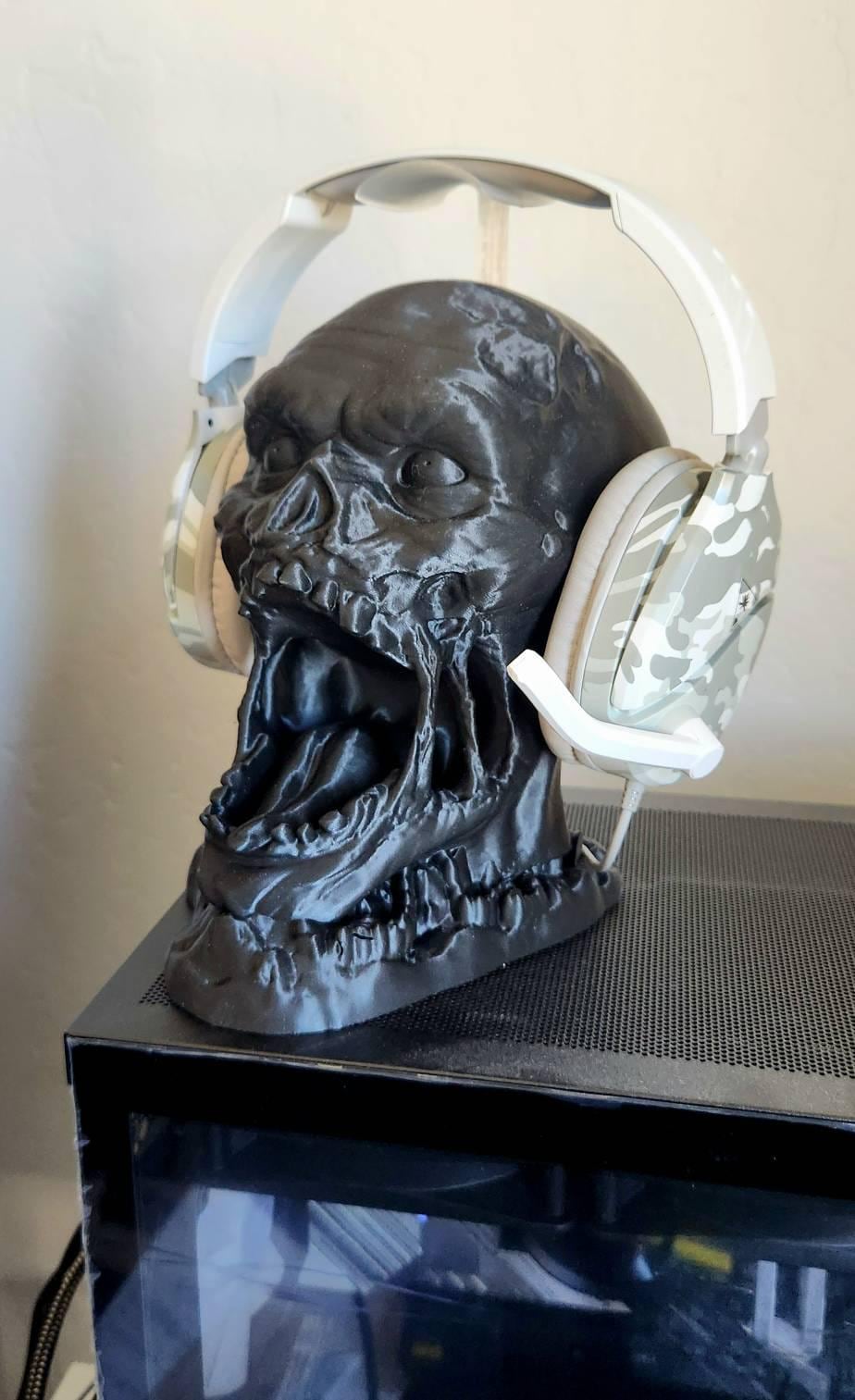 Zombie Head Headphone Stand - Bust Headset Holder - Horror Gamer Gift - Desk Decor