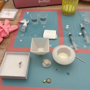 DIY Pet Memorial Necklace Kit with Fur or Hair 18mm Personalized Pendant Circle of Life Keepsake Jewelry - Craft Gift for Dog & Cat Lovers