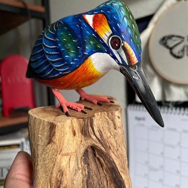 フェアトレード手彫りカワセミ木製鳥飾り / 16 cm 英国産鳥置物ギフト