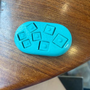 Focus Aid "Pick Pill" Fidget | Reusable Pocket Sized Pick Pad | Discreet Dermatillomania Device For Stress Relief, Relaxation, Concentration