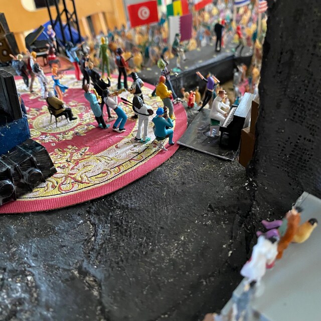 Lot De 5 Figurines Musiciens Miniatures – Échelle 1:64 – Résine Peinte à La Main – 2 à 2,6 Cm – Diorama