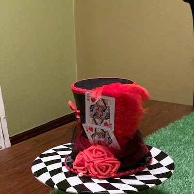 Queen of Hearts Centerpiece 8 Tall With Playing Cards - Etsy