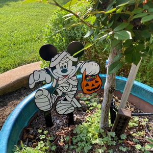 mickey mouse garden decor