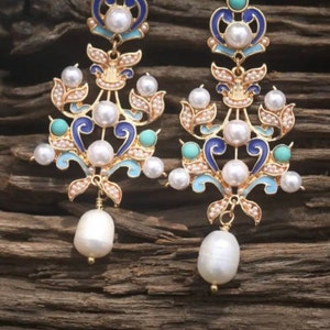 Boucles D'Oreilles Créoles Doré Vieilli Avec CZ Bleu - Style Art Nouveau - Dormeuses - Neuf Sans Boîte