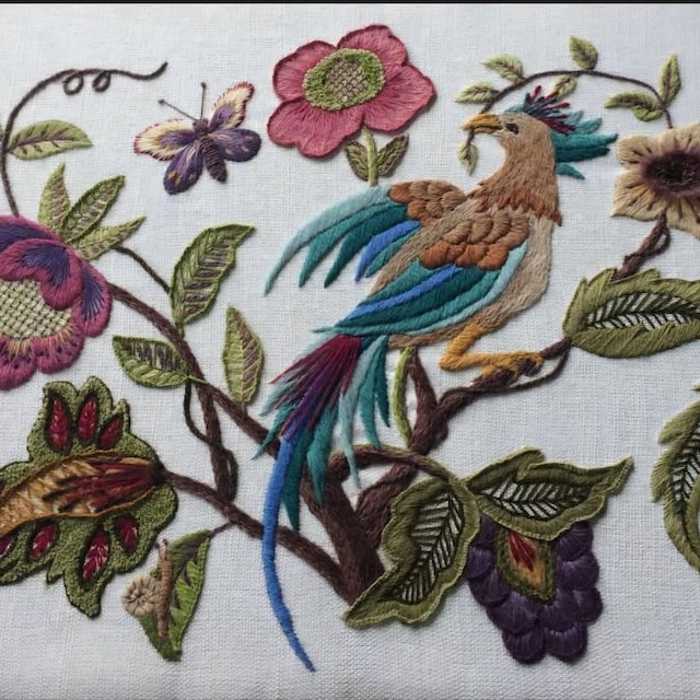 Avon 1973 Creative Needlecraft Crewel Embroidery Kit Burst of Spring