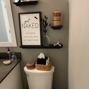 Cartello Umoristico Per Bagno 'Get Naked... Just Kidding' In Legno, Scritta Divertente, Decorazione Rustica 25,7x17,8 Cm, Lavanda Ispirato