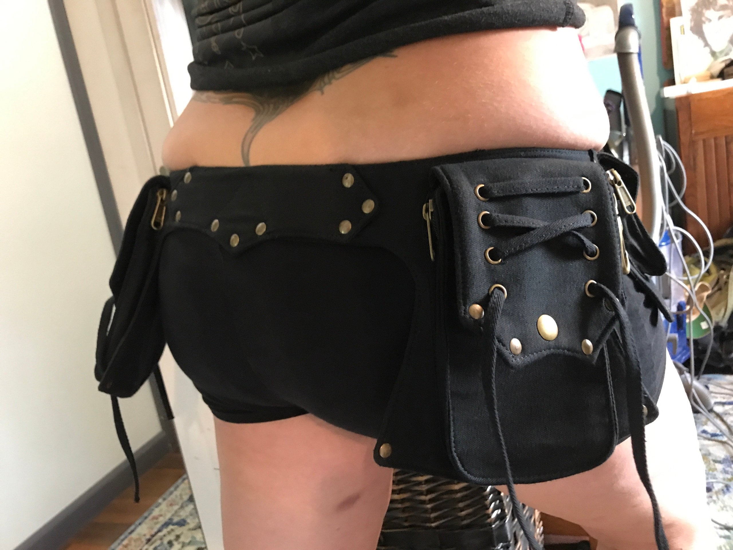 Pocket belt ~ Utility belt ~ Festival and travel hip bag ~ With 5 pockets ~ Black cotton ~ Unisex ~ The Celticbelt