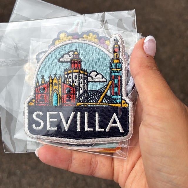 Ecusson Brode Thermocollant Imprime Blason Ville Drapeau Espagne Seville Sevilla - Beaux-Arts Et Loisirs Créatifs