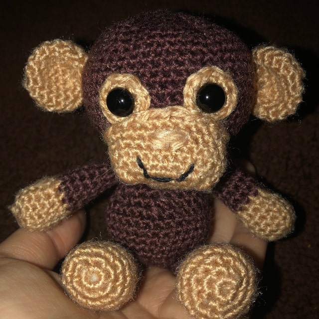 Big Bebez - Monkey.pdf - PDFCOFFEE.COM  Crochet yarn, Crochet, Crochet  garland