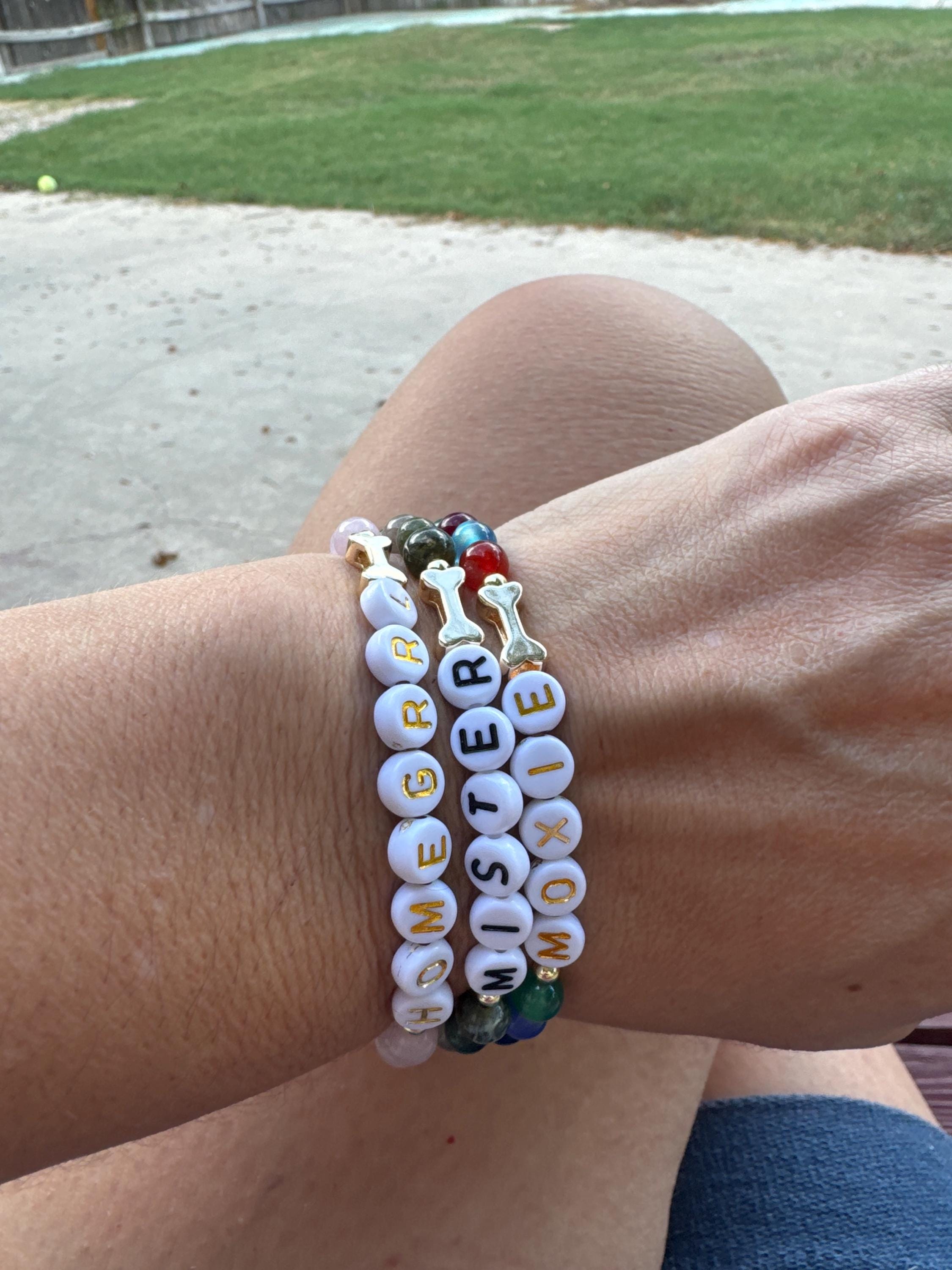 Personalized Pet Name Bone Bracelet with Beads, Gold Bone Bracelet, Stretch Chain, Pet Memorial Jewelry, Gift for Dog Mom/Pet Lovers