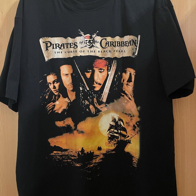 Oversized Pirates of the Caribbean Curse of the Black Pearl T
