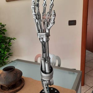 ターミネーター T-800 エンドスケルトンアーム 実物大レプリカ - Etsy 日本