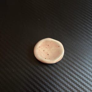 心配石ローズサクラセラミック。ADHDのストレス解消小石。セラミック