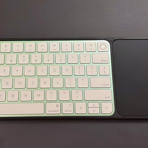2021/2024年版Apple Magic Keyboardおよびトラックパッド用Magic Board