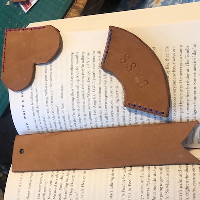Free Leather Bookmark Patterns.pdf Leather Bookmark Template for Books Mini Corner Marker for Pages ...
