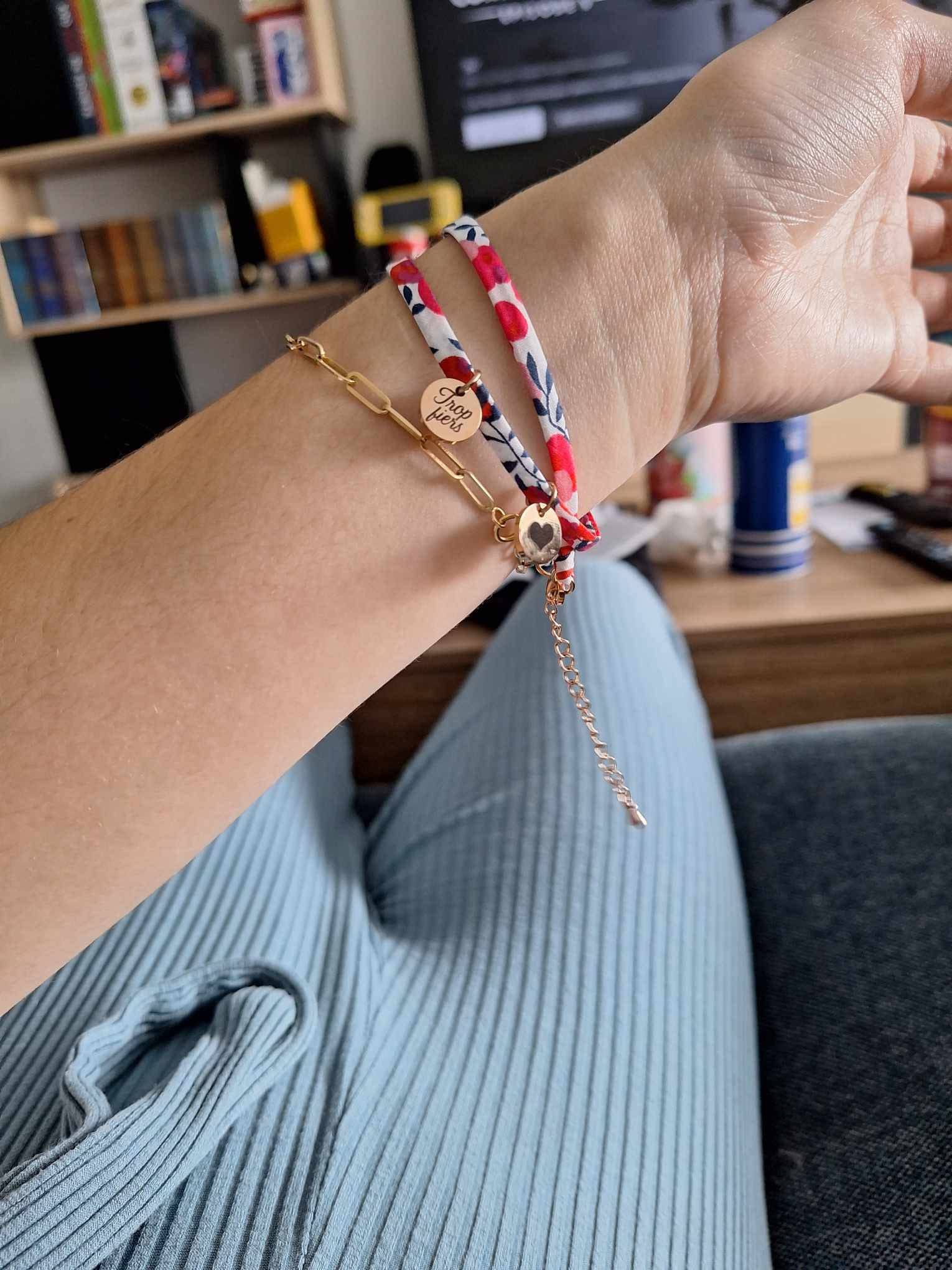 Personalized bracelet, 2-turn liberty cord with engraved medals and charm, Gift for Mom, Grandma, Godmother, Birth jewelry, Christmas gift
