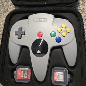 Nintendo(任天堂)64 収納ケース付き　ファミコン本体　コントローラー N64 コントローラーケース - Etsy 日本