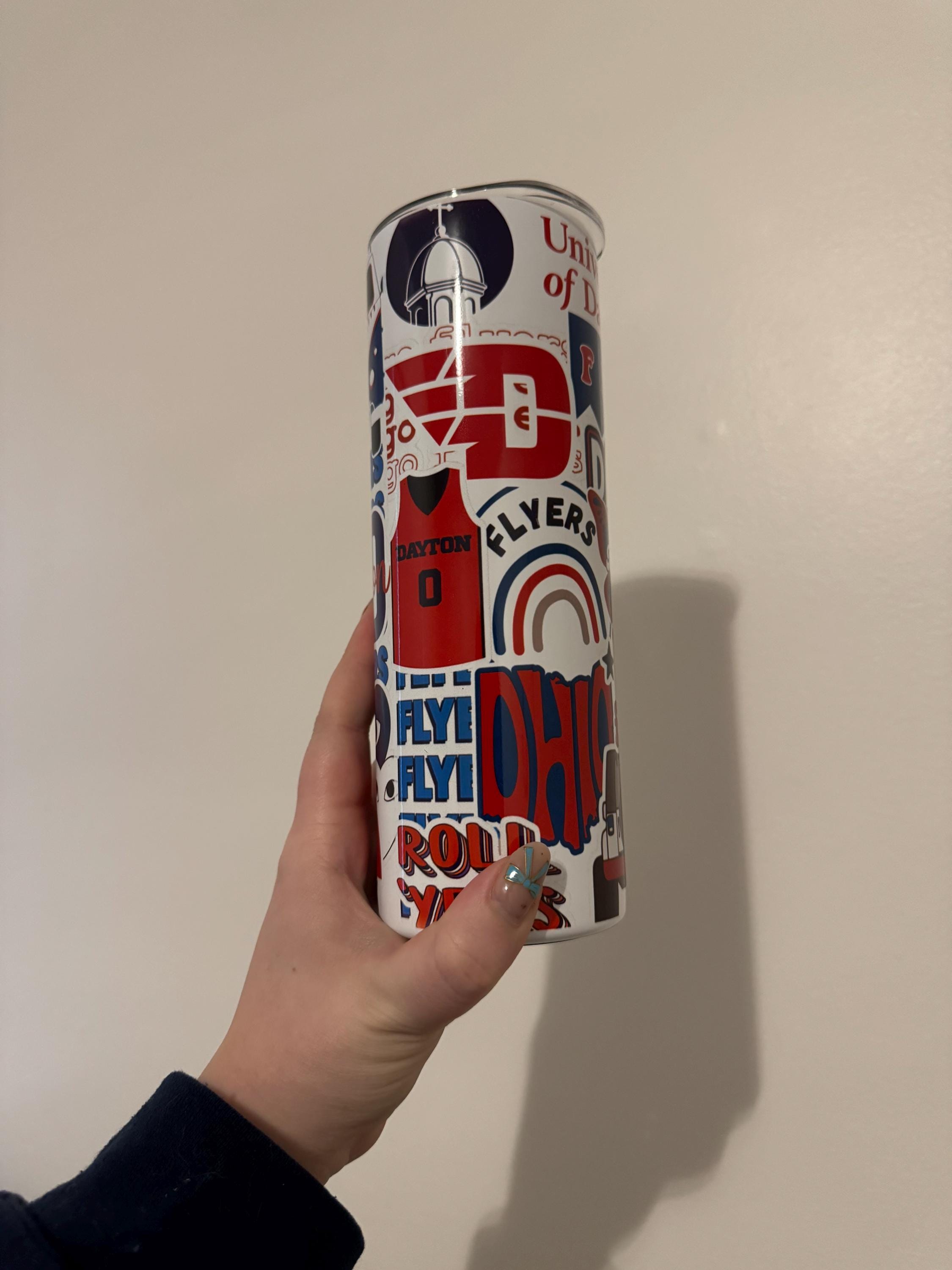 Personalisierte dünne Edelstahlbecher | College-Bettparty | Geschenke zum Schulabschluss | Personalisierte Bechergeschenke fürs College | Individueller Becher