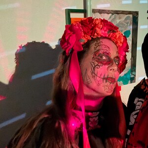 ハロウィンの顔用タトゥー 死者の日 シュガースカル 赤いバラ 一時的な