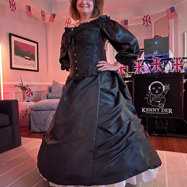 Ready to Ship Steampunk Victorian Black Satin Corset With Black Taffeta  Bustle Skirt Dress Costume Cosplay - Etsy