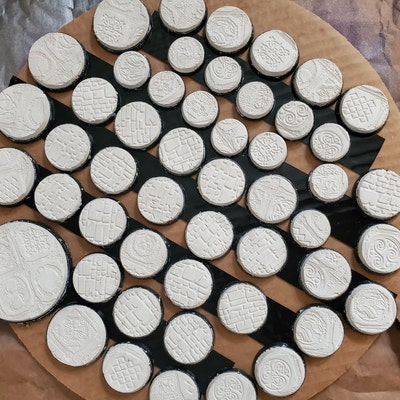 Spray Ground Wargaming Terrain - Set Scatola Media Di Colline Terra Desolata O Set Colline Ghiacciate
