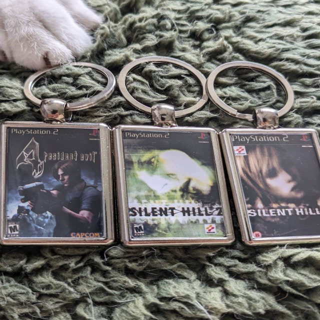 Silent Hill 2 Metal Keyring – Survival Horror Gaming Gift – PS2