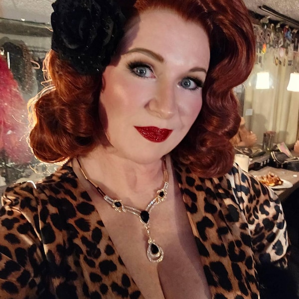 40s Vintage Wig, Aubern main image 1